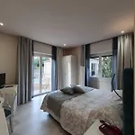 里贾纳酒店
