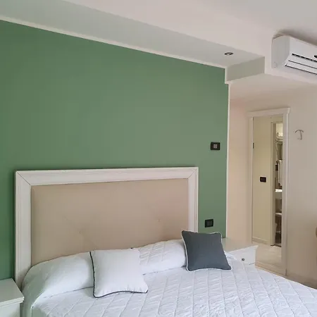 Regina Hotel 4*
