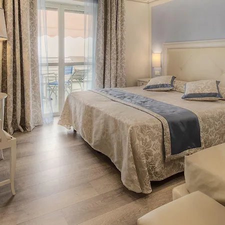 Regina 4* アラッシオ