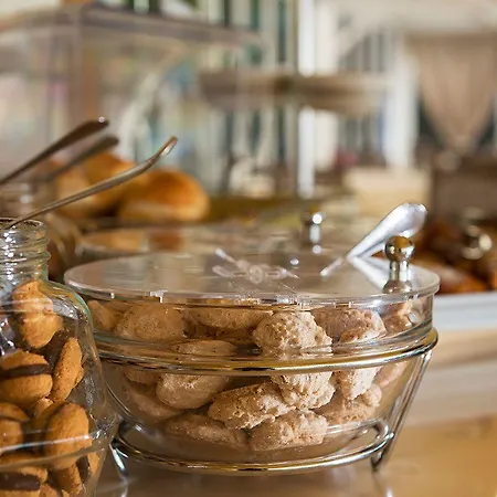 Regina ホテル アラッシオ