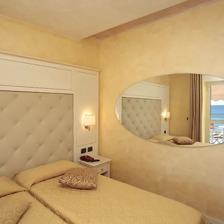 Regina ホテル アラッシオ