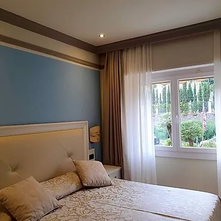 Regina Hotel 4*