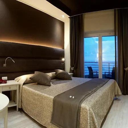 Regina 호텔 4*